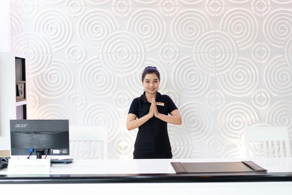 S.B.Living Place Phuket Buitenkant foto